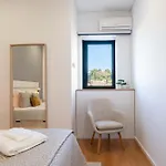 Colorful & Cozy By Hostwise Apartment *