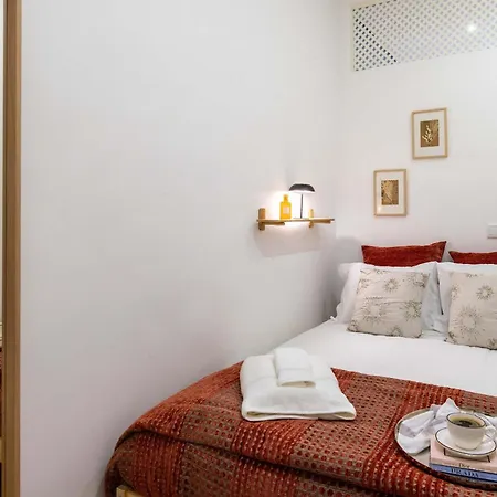 Colorful & Cozy By Hostwise *