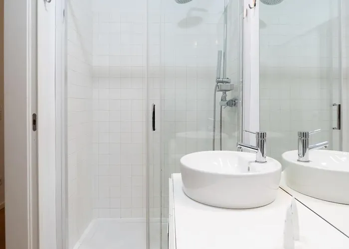 Colorful & Cozy By Hostwise Porto